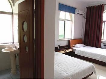 Longtai Star Hotel Qingdao Dış mekan fotoğraf